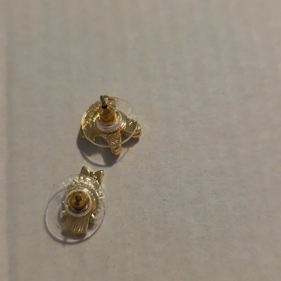 Baublebar Disney Donald and Daisy Bride/Groom Earrings - Picture 4 of 4